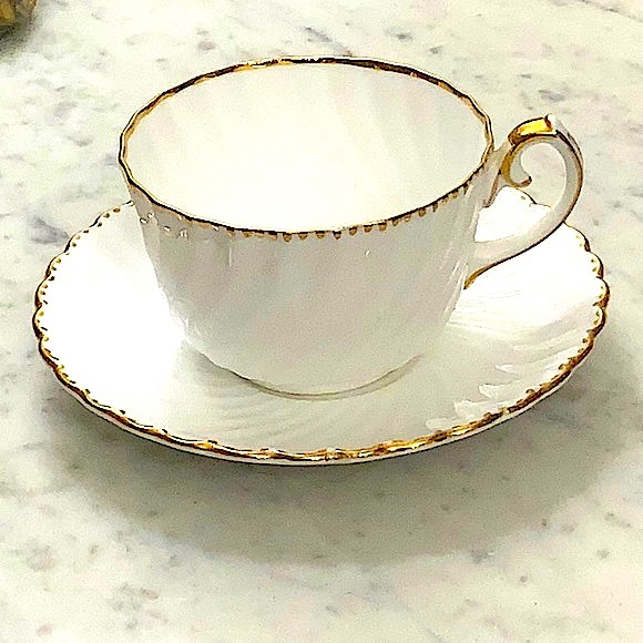 OLD GRECIAN FLUTE GOLD CUP & SAUCER SET VINTAGE GLADSTONE MADE IN ENGLAND BONE - Picture 3 of 16